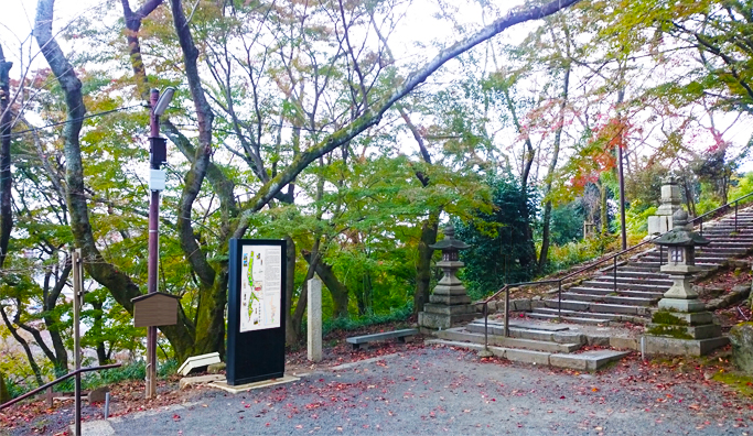三井寺、設置した屋外デジタルサイネージ